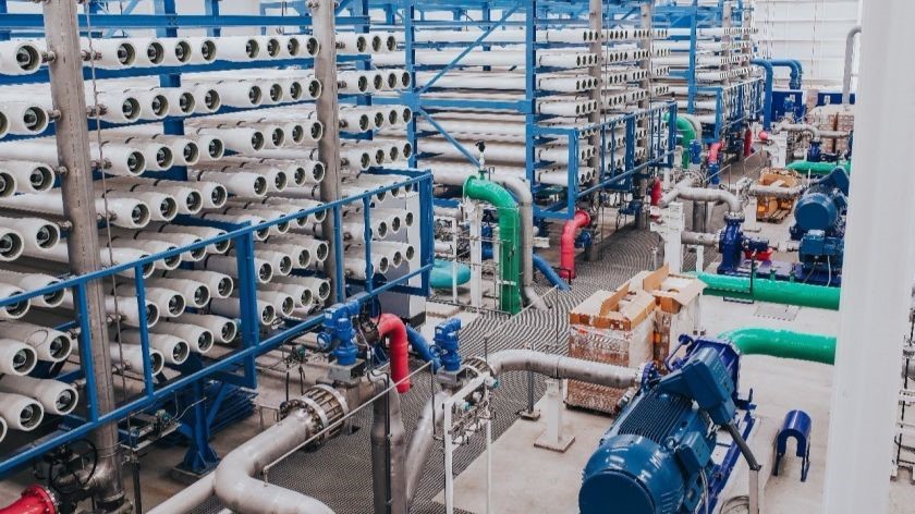 لتوفير مياه نقية صالحة للاستخدام في الشرب والصناعة بمواصفات مطابقة لمنظمة الصحة العالمية وجميع الاشتراطات الصحية